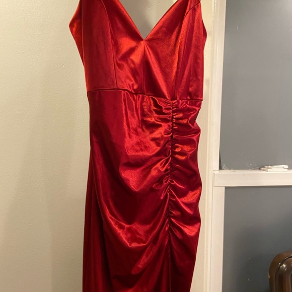 Red satin long slit on side leg prom - gala dress <3 - Picture 2 of 4